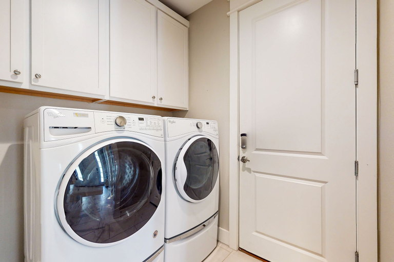 Laundry, Palmilla Beach Resort-160 Sunset Avenue, Nueces