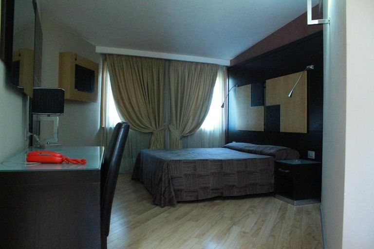 Bedroom 4, hotel ginepro, Napoli