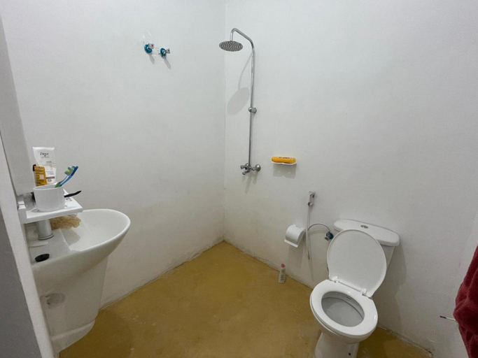 Bathroom, Mrembo Bay Hotel, Kusini