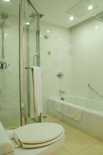 Bathroom 4, Grand Metropark Wanshi Hotel Taiyuan, Taiyuan