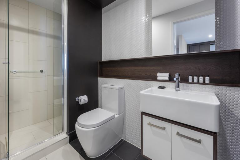 Bathroom 5, Oaks Melbourne Southbank Suites, Melbourne