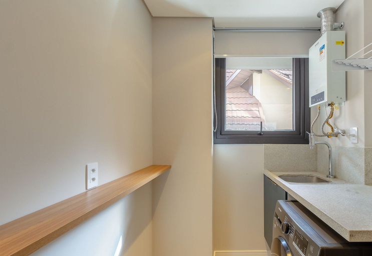 Private kitchen 4, Cozy Apartment in Downtown Gramado Dlh0302, Gramado