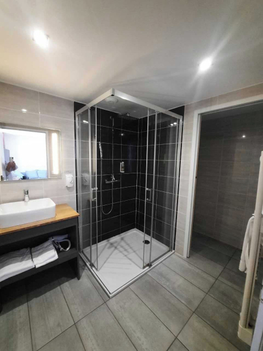 Bathroom 5, Domaine Agerria, Pyrénées-Atlantiques