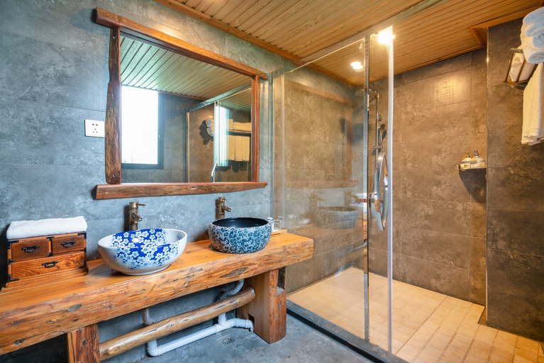 Bathroom 4, Ridge Inn, Guilin