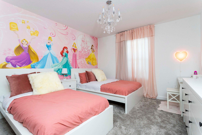 Room 2, Storey Lake 4BR Townhome - Pool & Themed Beds, Osceola