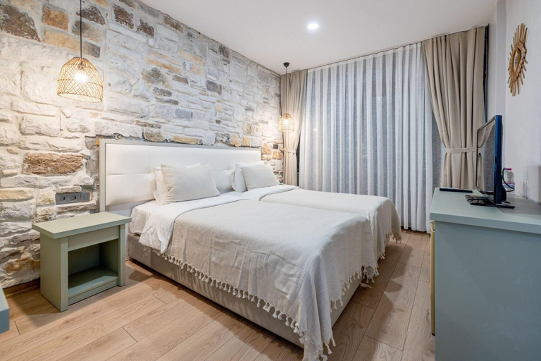 Bedroom 2, Hanedan Hotel, Foça