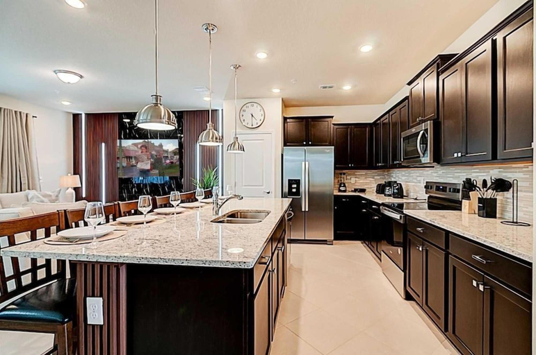 Private kitchen 5, 5BR Windsor Cay Home Near Disney With Pool, Lake