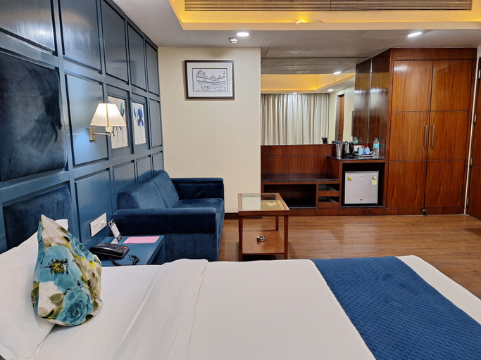 Bedroom 4, L N Hotels and Resorts, Bhopal