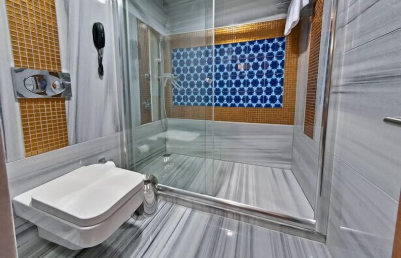 Bathroom 4, Riva Resatbey Hotel, Yüreğir