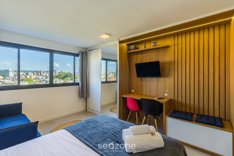 Room 1, Condominium w/ Complete Leisure Facilities and Unbeatable Location in POA - Bles, Porto Alegre