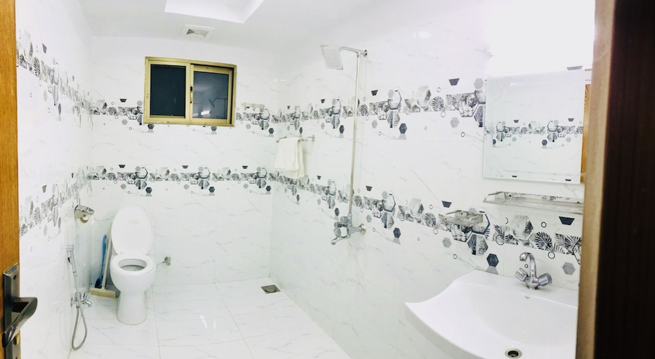 Bathroom 4, Grand Taj Hotel, Rawalpindi