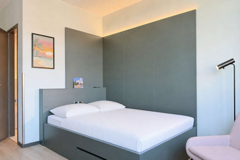 Room 4, MIAMI HOUSE by Homaris, Hamburg