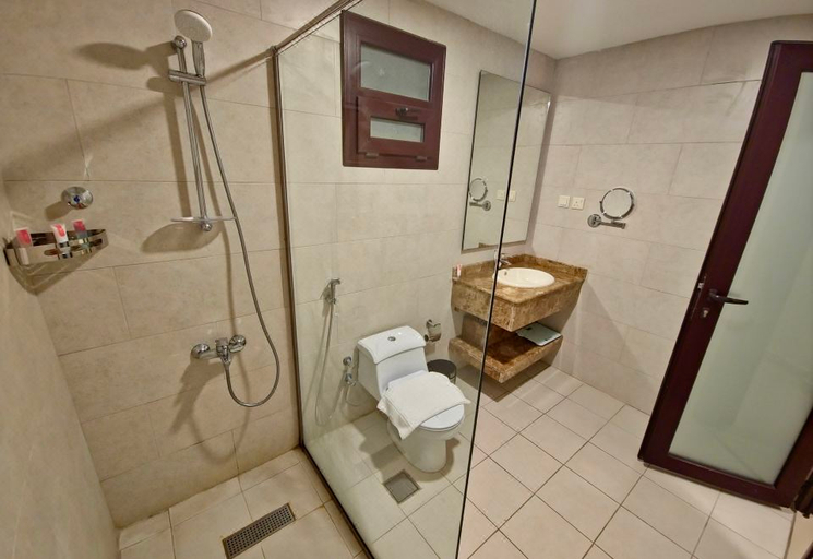 Bathroom 5, Continent Hotel Al Uqayr, Al Ahsa