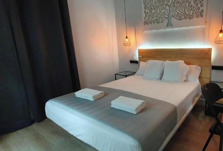 Bedroom 5, CH Lemon Rooms By HEBEROOMS, Madrid
