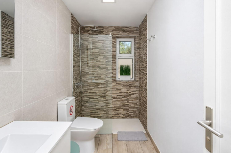 Bathroom 3, Bungalow playa Aguila terraza piscina by Lightbooking, Las Palmas