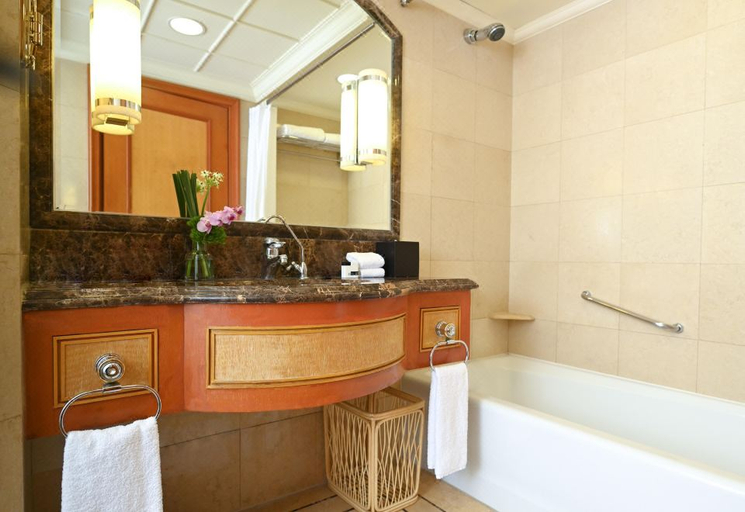 Bathroom 5, Air China Boyue Beijing Hotel, Beijing