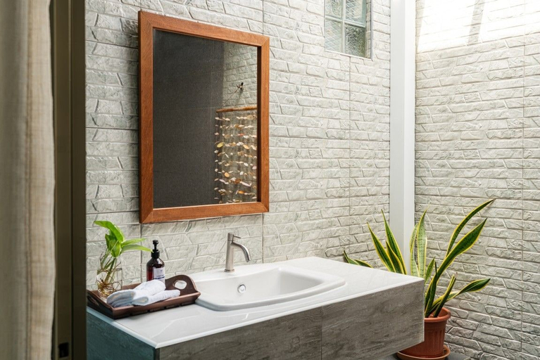 Bathroom 4, Cerulean View