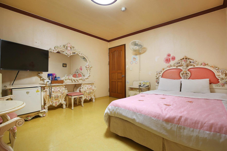Bedroom 3, Daejeon Yongjeon Boryeong Motel, Dong