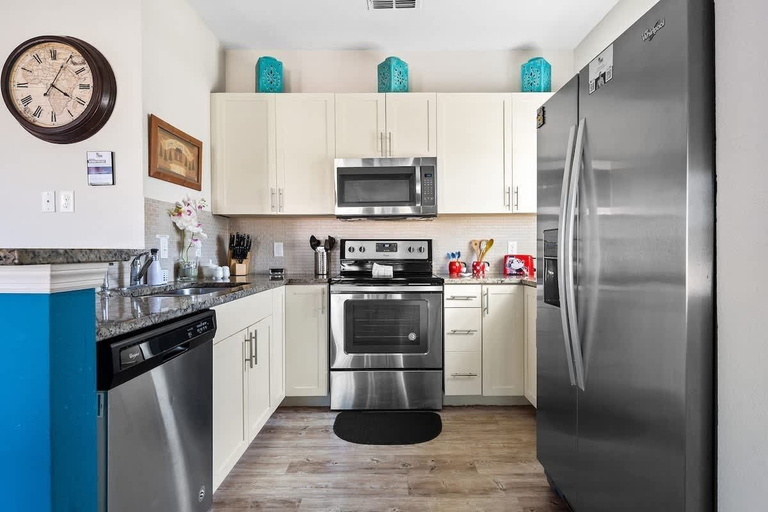 Private kitchen, 4BR Resort Townhome 15 Min From Disney, Osceola