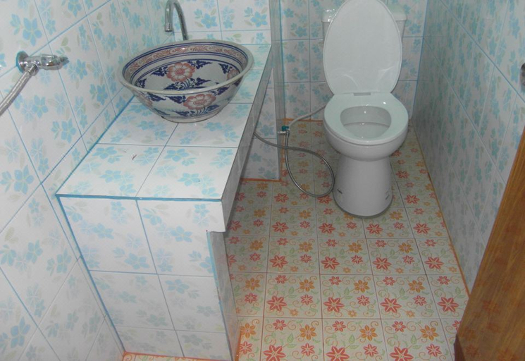 Bathroom 5, Rueang Sri Siri Guesthouse, Muang Sukhothai