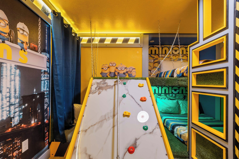 Interior 3, Disney Dream Home Mario, Frozen & Minions, Polk