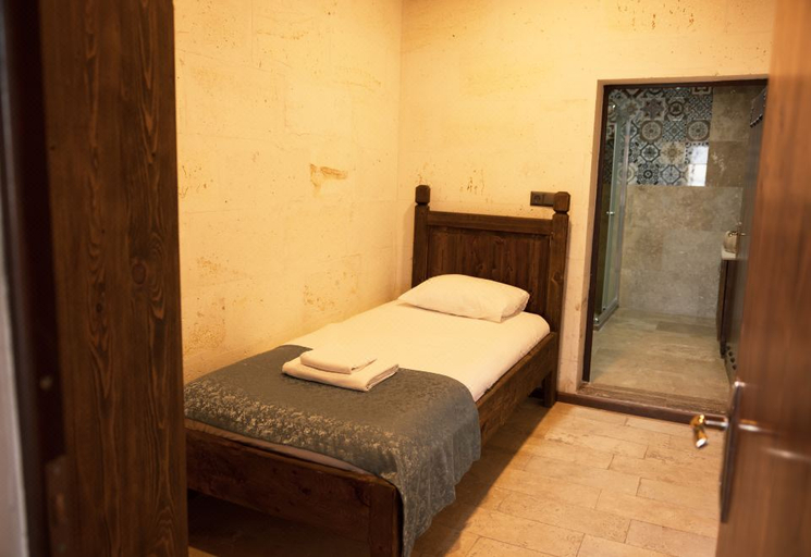 Bedroom 2, Göreme Stone Age Hotel, Nevşehir