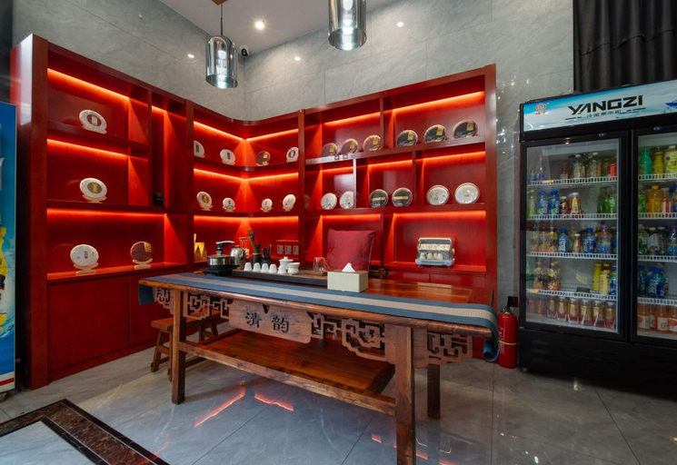 Food & Drinks 4, Man · Hotel（Kunming Railway Station Tangzixiang Subway station store）, Kunming