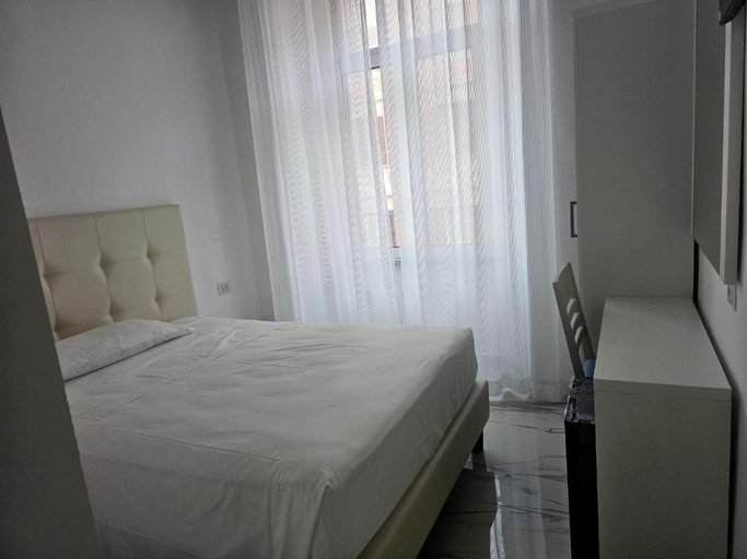 Bedroom 3, Aris Square Rome, Rome