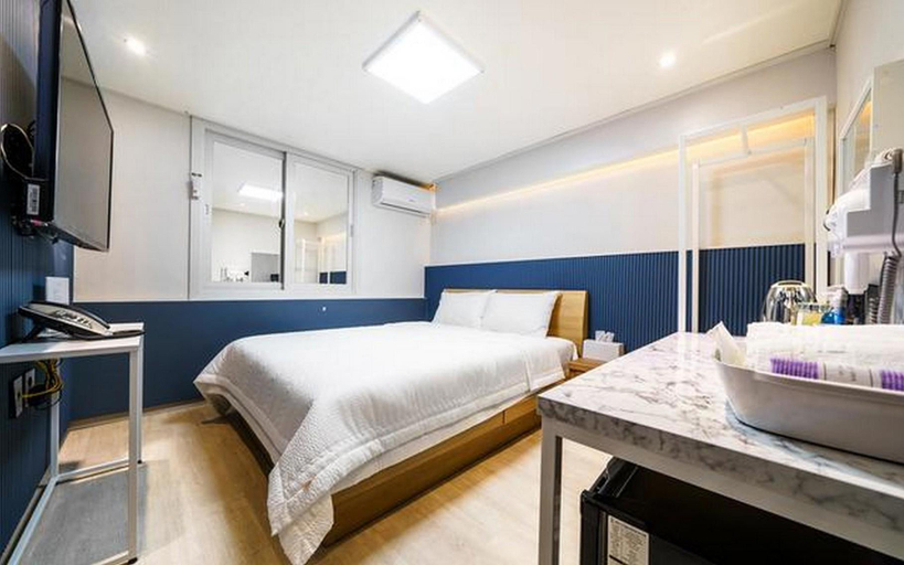 Bedroom 3, Danyang Meros Hotel, Danyang