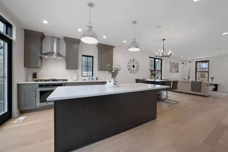 Private kitchen 3, Jungle House Premier Residences – Downtown Columbus & Short North, Franklin