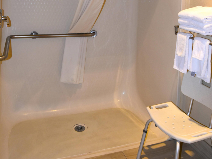 Bathroom 4, Quality Inn & Suites Brooks Louisville South, Bullitt