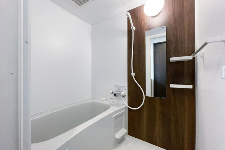 Bathroom 4, Osaka Apartments, Osaka