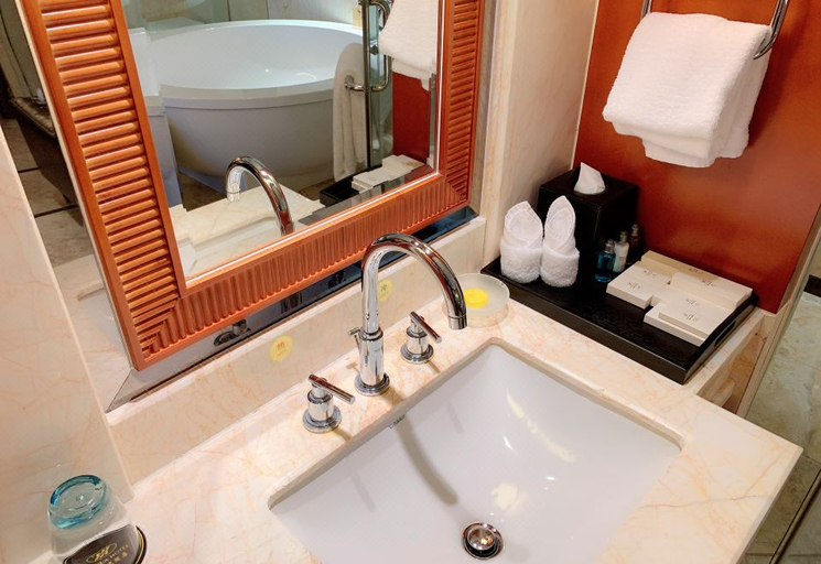 Bathroom 4, Yuehua Hotel, Shanghai