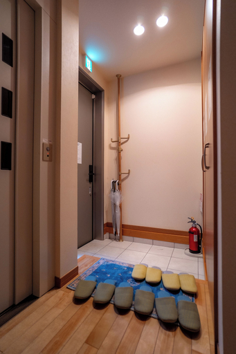Interior 5, Rabbit house, Katsushika