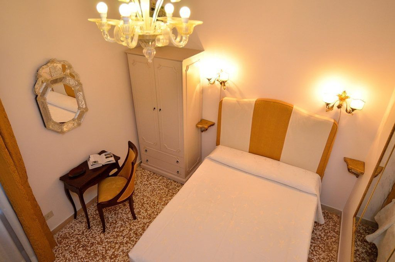 Bedroom 2, Ca' del Modena, Venezia