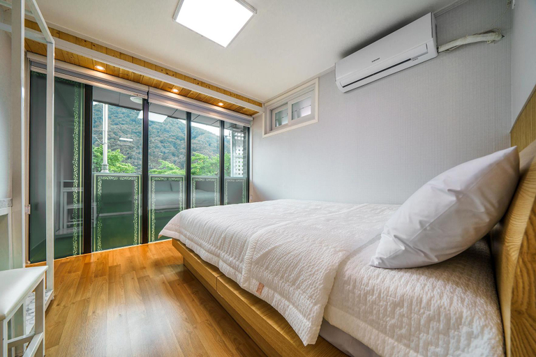 Bedroom 4, Danyang Meros Hotel, Danyang