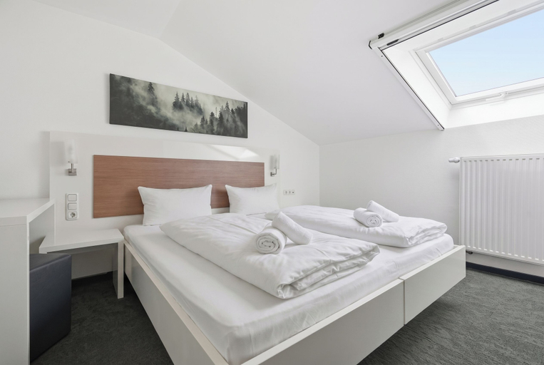 Bedroom 4, Hotel & Tagungszentrum Blaubeuren, Alb-Donau-Kreis