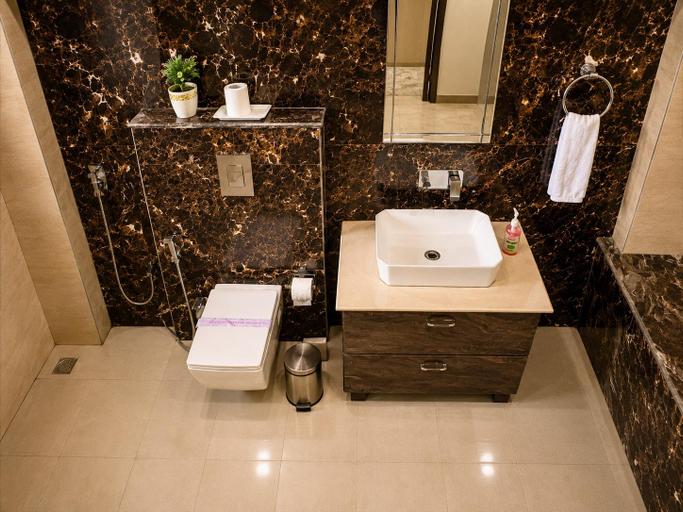 Bathroom 3, Lime Tree Hotel near 32nd Avenue , Gurgaon
