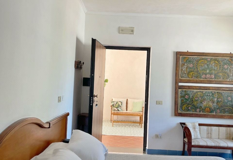 Bedroom 4, Villa Giovanna, Napoli