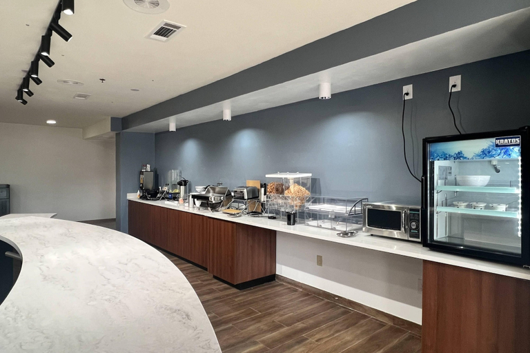 Food & Drinks 5, Comfort Inn Jackson North - Ridgeland, Hinds