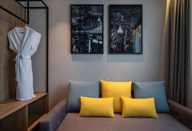 Bedroom 2, Park Inn by Radisson Shanghai Global Harbour, Shanghai