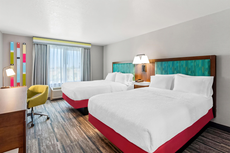 Bedroom 3, Hampton Inn & Suites Lathrop, San Joaquin