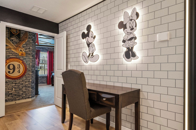 Interior 4, Disney Dream Home Mario, Frozen & Minions, Polk