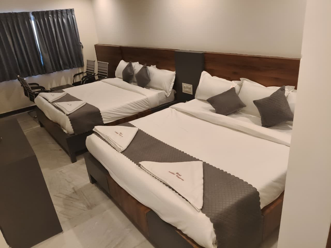 Room 4, Hotel Ambika Imperio, Krishna
