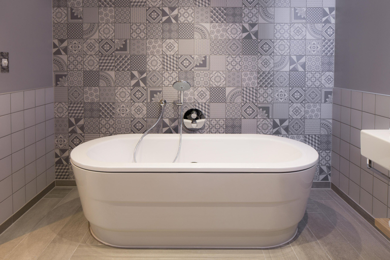 Bathroom 5, Hilton Bournemouth, Bournemouth