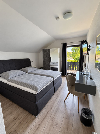 Bedroom 3, Landhotel Linden am Venekotensee, Viersen