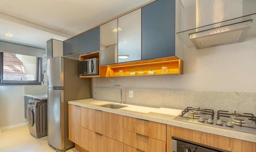 Private kitchen 3, Cozy Apartment in Downtown Gramado Dlh0302, Gramado