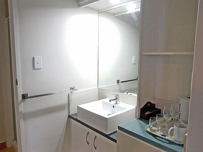 Bathroom 3, Aero Auckland Airport, Manukau