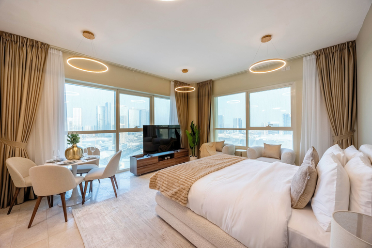 Room 3, 2202 Bloomfileds Modern STU Marina Heigh, Abu Dhabi City