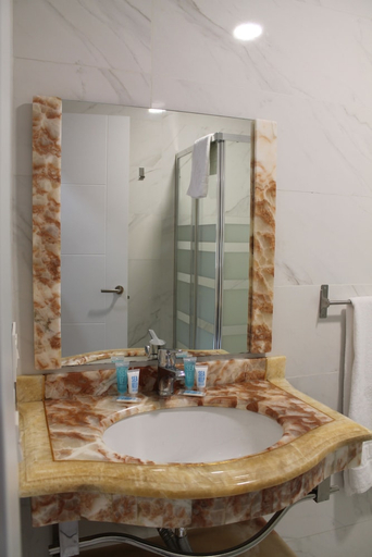 Bathroom 3, Rancho Grande, Málaga